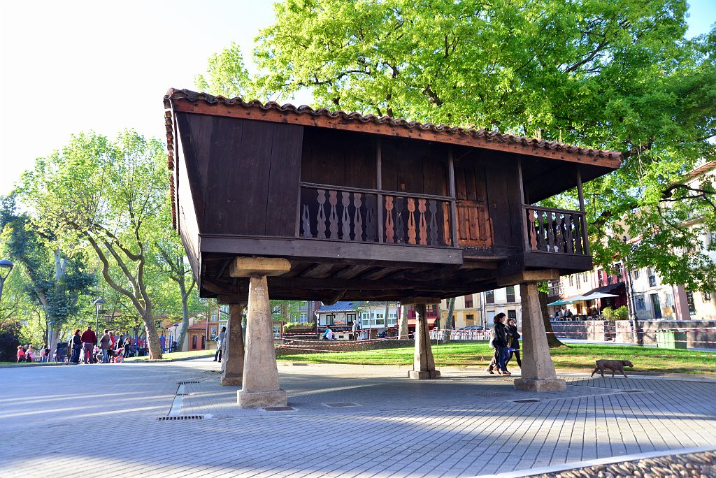 41 Aviles, casa asturiana.JPG
